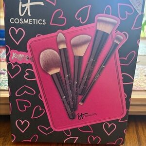 IT Cosmetics Heart-Themed Makeup Brush Collection